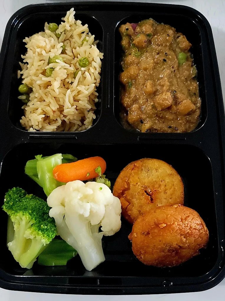 Vegetarian boxed catering meal